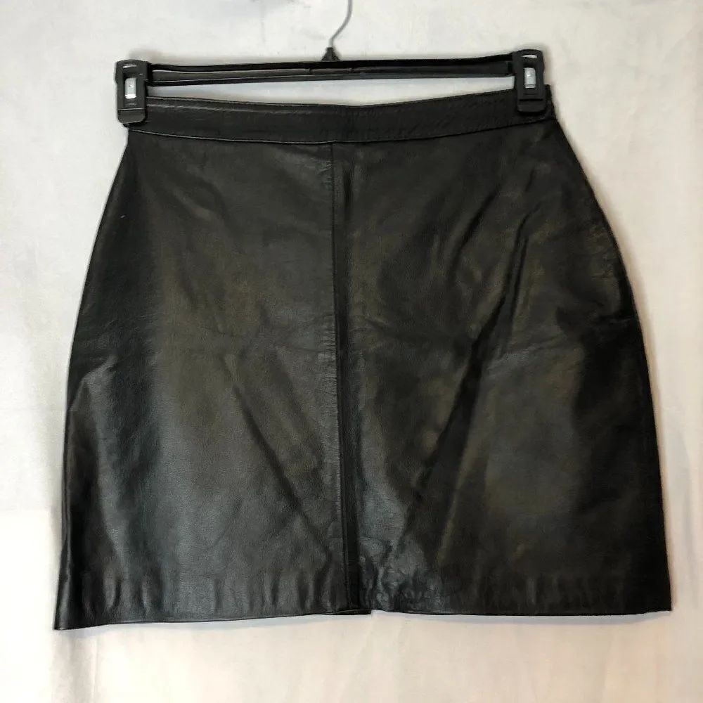 D' vany Womens Size 36 Black Faux Leather Mini Skirt Back Zip